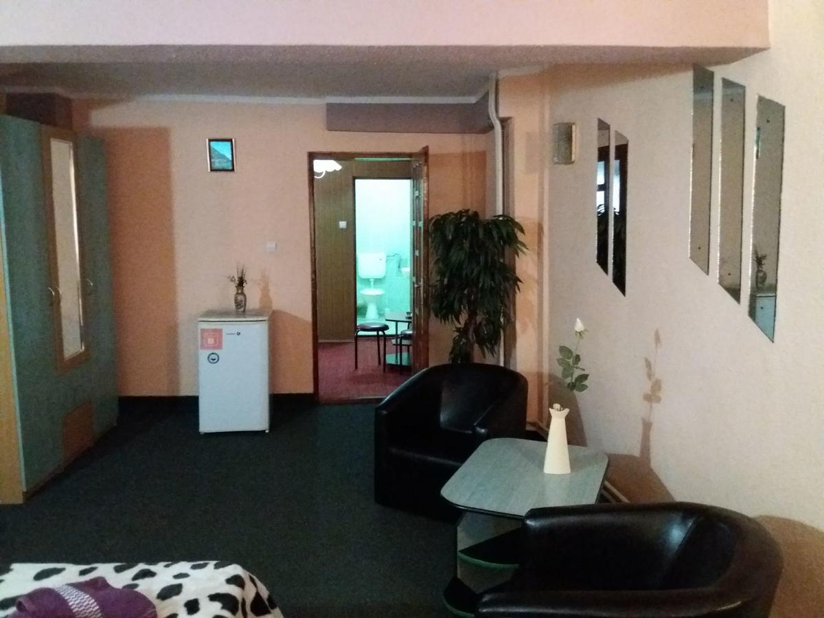 Cabana Pensiune La Brazi Vulcan  Exterior foto